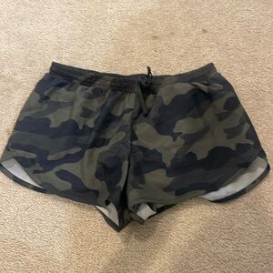 old navy active women’s camo shorts